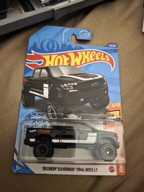 '19 Chevy Silverado Trail Boss LT - Black and White Kids Toy Truck